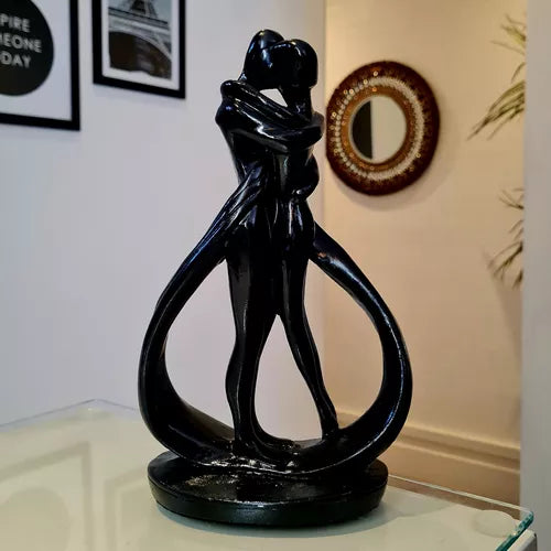 Escultura "Casal Apaixonado"